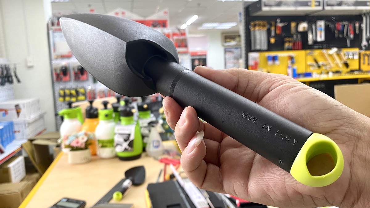 Bay xúc đào đất