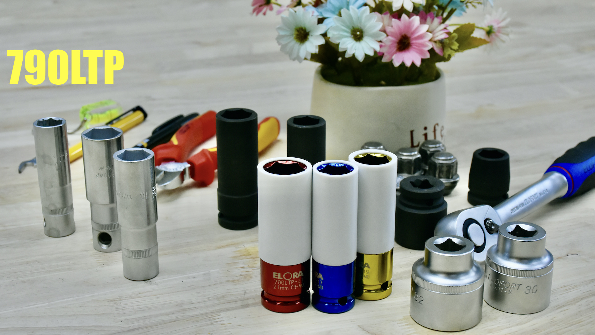 Đầ tuýp bọc nhựa bằng Chrome Molypdenum Elora 790LTP