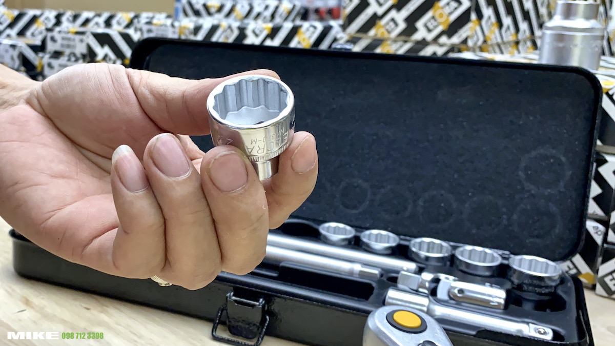 Đầu tuýp 12 cạnh, góc xoay 30 độ Bộ khẩu 20 chi tiết 12 cạnh ELORA 870-JSU