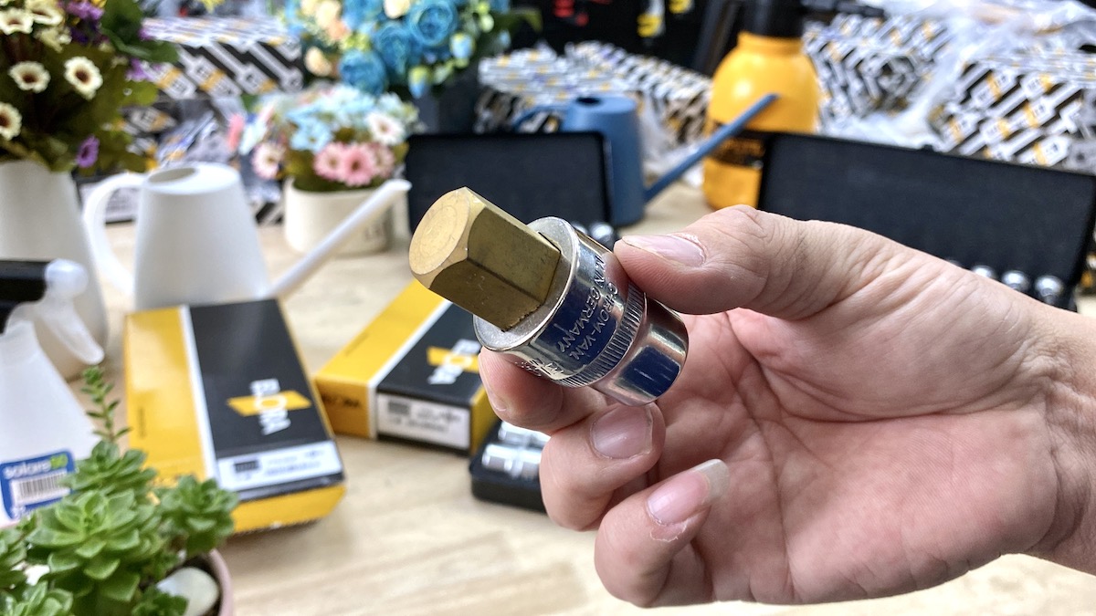 Đầu tuýp lục giác chìm phủ titan Elora