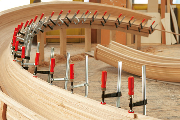 TG Screw clamp with wooden handle 3