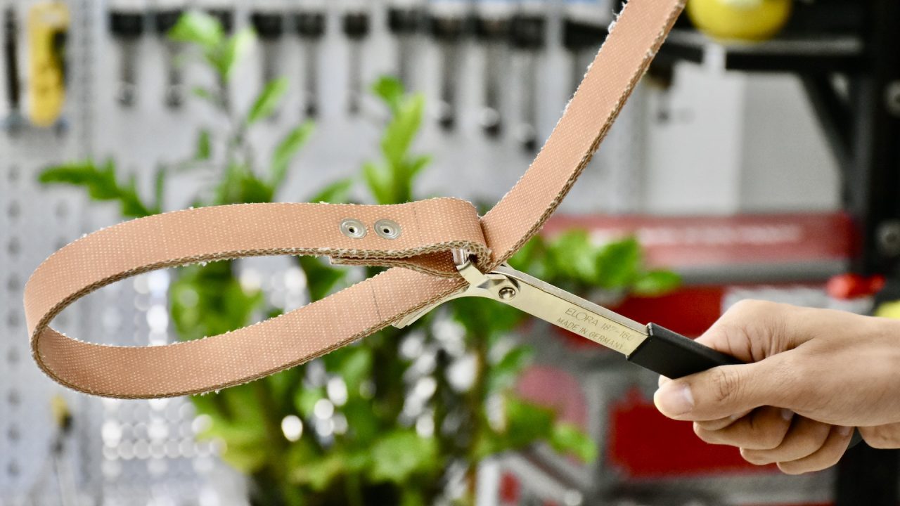 Chốt revit gắn chắn trên cờ lê đai 187