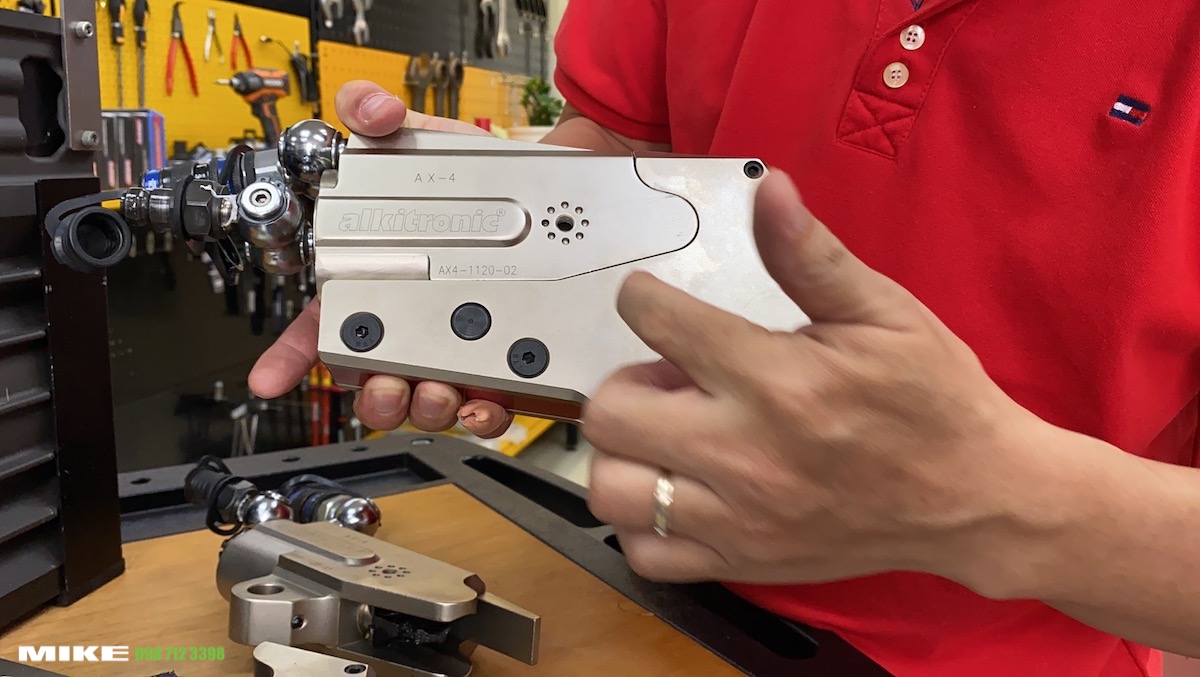 Bộ cờ lê thủy lực hoàn chỉnh với đầu AX4