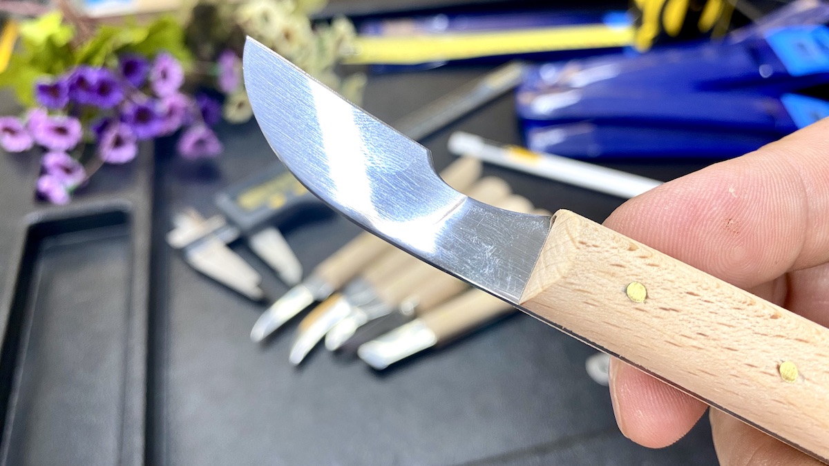 Lưỡi có mép cắt thẳng, mũi bo cong bằng thép gió Kirschen 3352