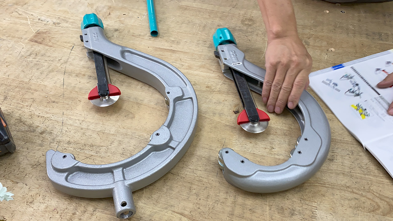 Dao cắt ống nhựa PE của Nhật Bản