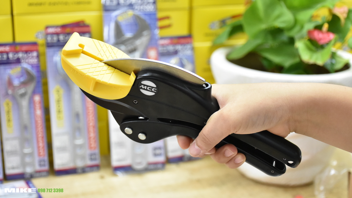 Kéo cắt ống và nẹp nhựa VC-0348