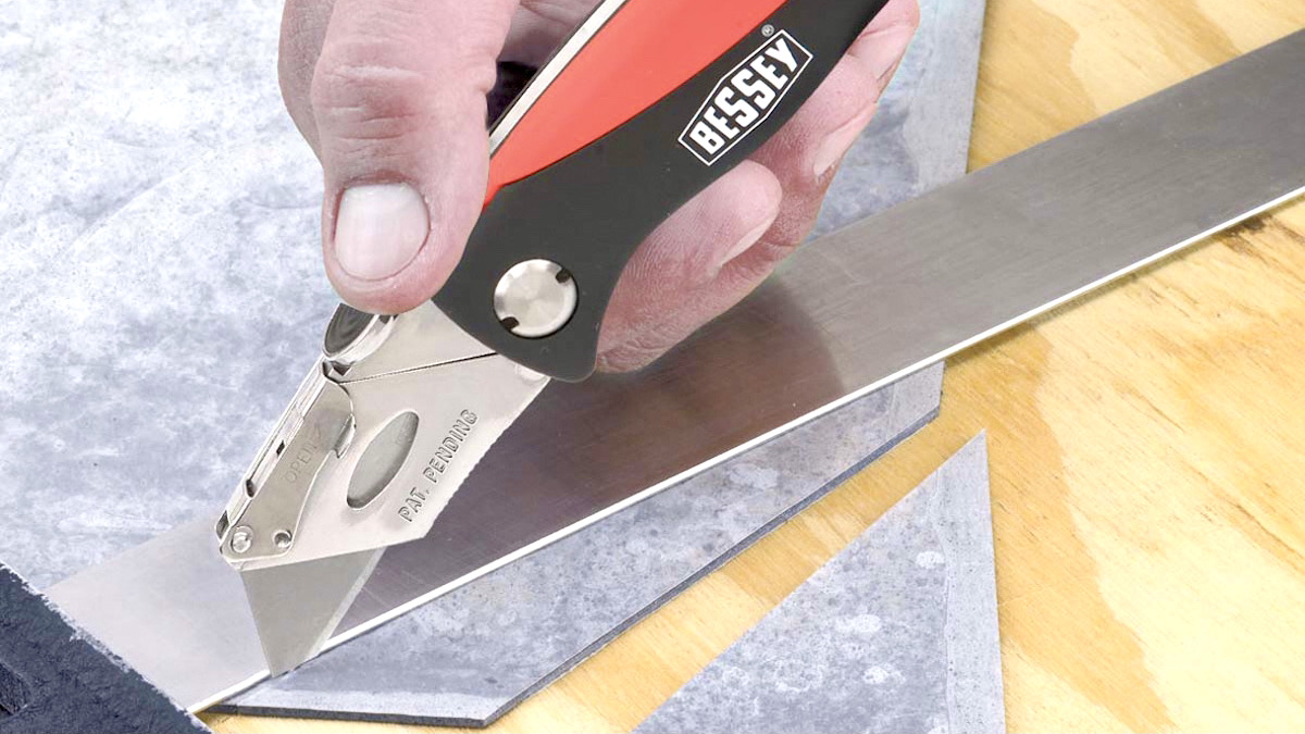 Dao rọc tấm lót sàn DBK-PH