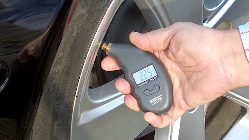 Đồng hồ đo áp suất lốp xe hơi VOGEL Germany 214460.