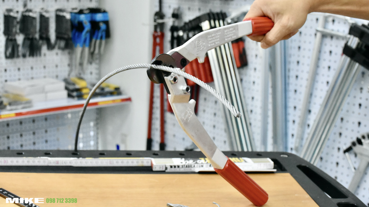 Kềm cắt cáp 9mm FELCO 9 cầm bằng 2 tay.