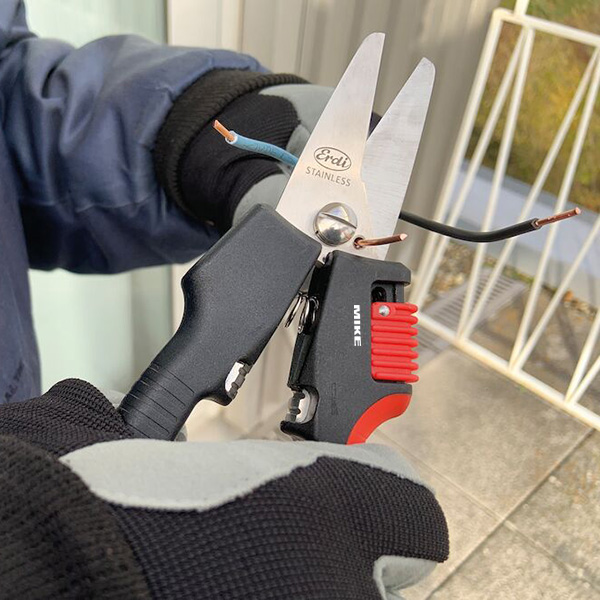 Kéo cắt đa năng BESSEY D50, lưỡi cắt bằng inox, cán nhựa