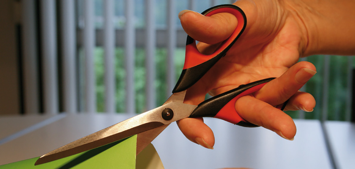 kéo cắt giấy vải d821