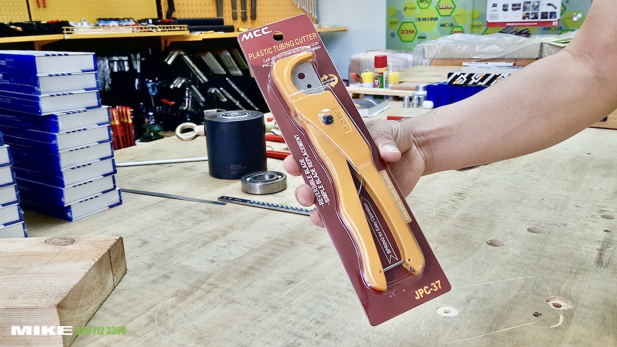 Kéo cắt ống nhựa PVC đường kính tới 37mm. MCC Japan