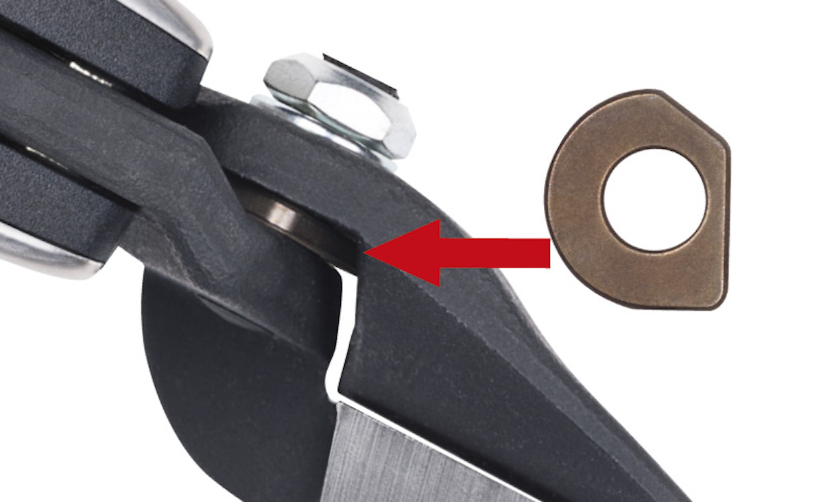 Vị trí của long đền áp lực trong kéo cắt tôn D39ASS