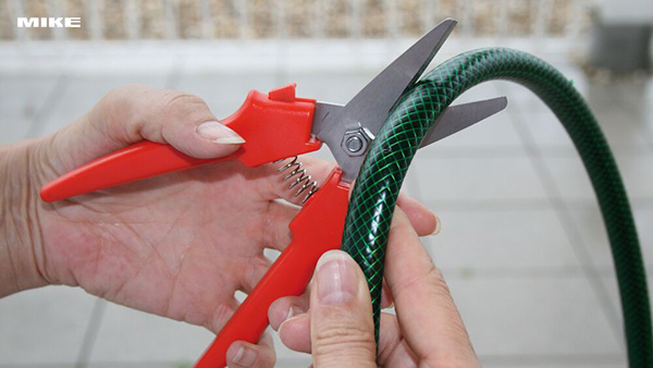 Kéo inox đa năng BESSEY D47-D48, cán nhựa cứng