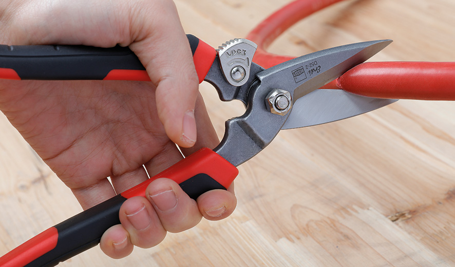 keo da nang BESSEY cắt đây điện - ống nhựa