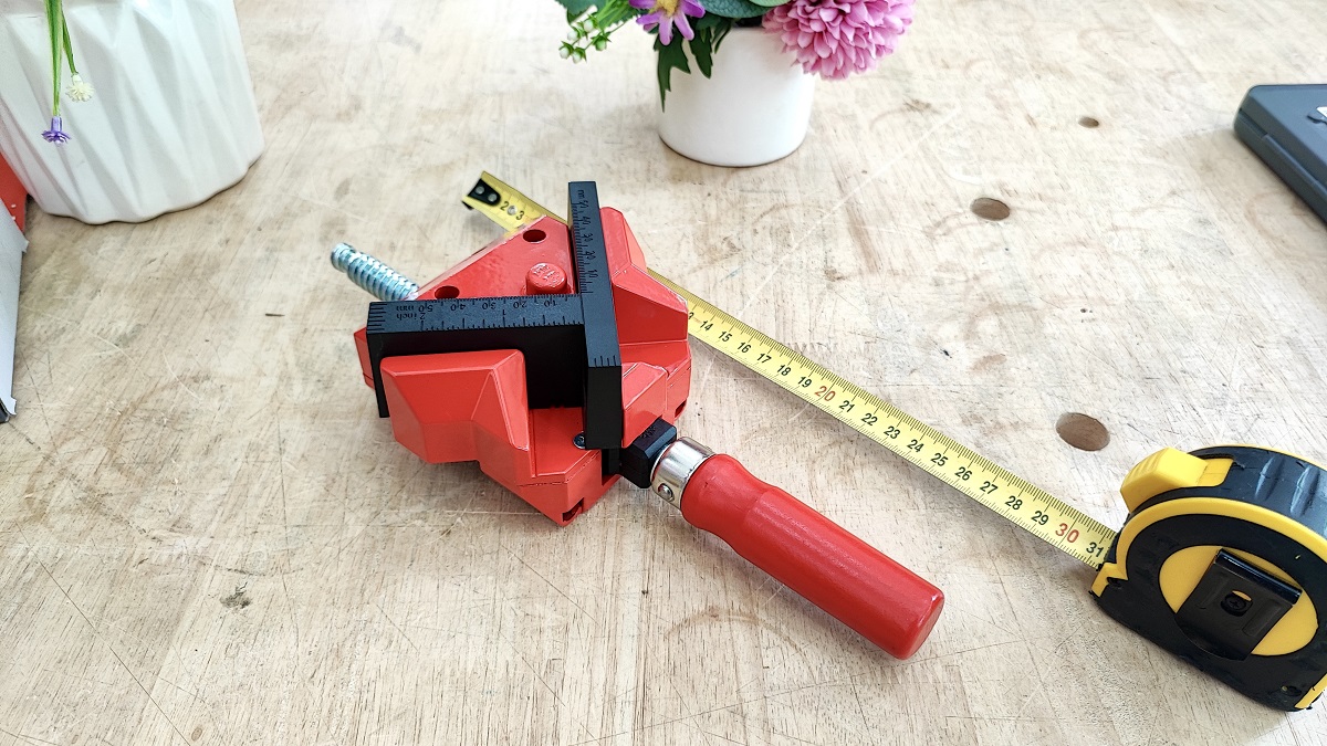 Kẹp góc vuông WS3, 2x55mm độ sâu ngàm 30mm. BESSEY