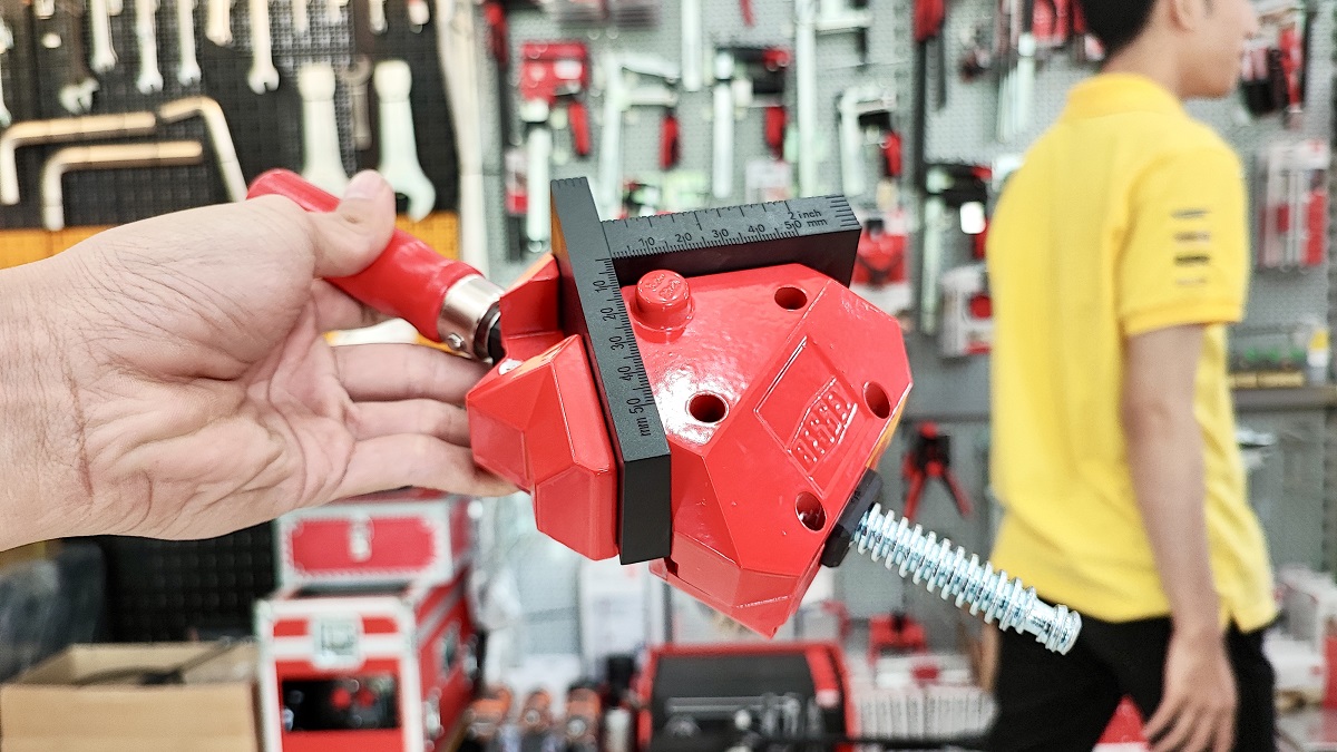 Kẹp góc vuông WS3, 2x55mm độ sâu ngàm 30mm. BESSEY