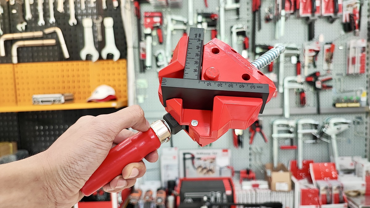 Kẹp góc vuông WS3, 2x55mm độ sâu ngàm 30mm. BESSEY