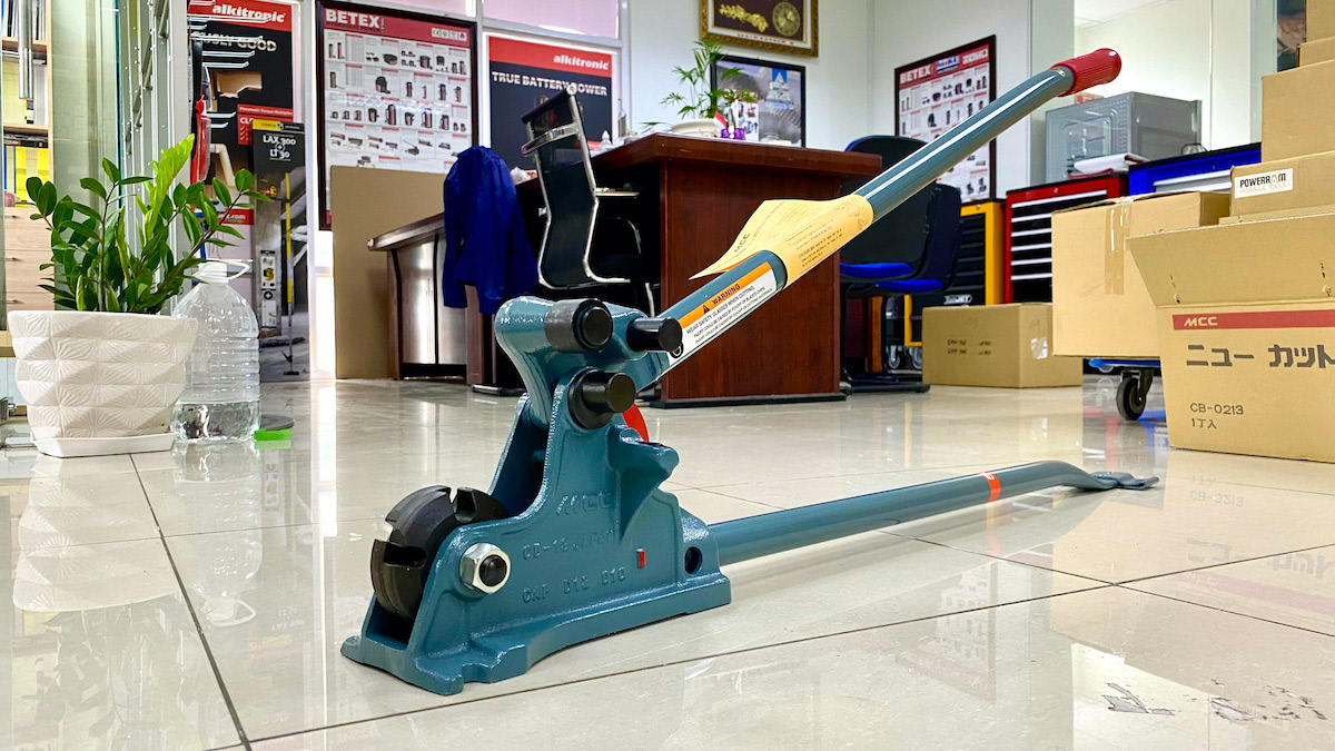 Kềm cộng lực cắt bẻ mỏ sắt xây dựng CB-0213