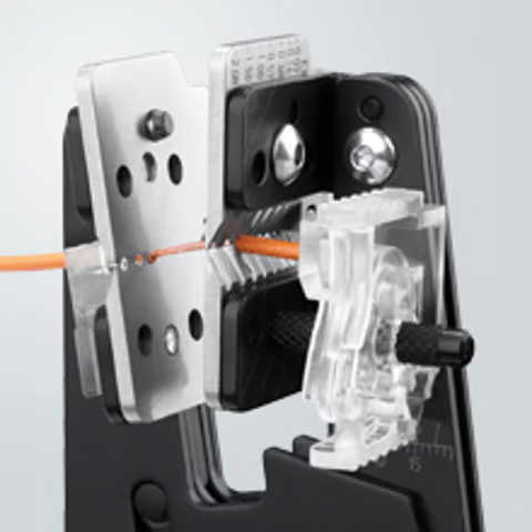 Kìm tuốt dây chính xác Knipex 12 12 06 có bộ chặn chiều dài điều chỉnh, thao tác lặp chính xác và ổn định.