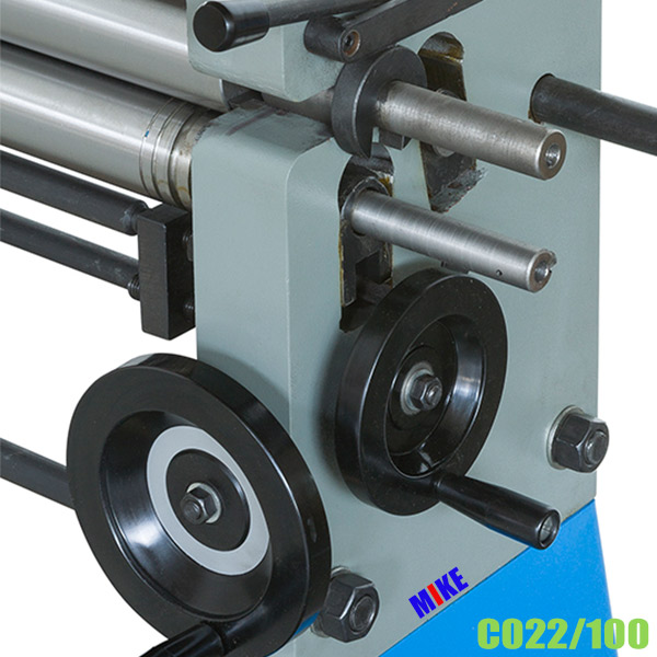 C022 Máy lốc tôn 3 trục độ dày max 2mm Fervi Italia