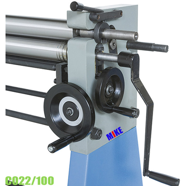 C022 Máy lốc tôn 3 trục độ dày max 2mm Fervi Italia