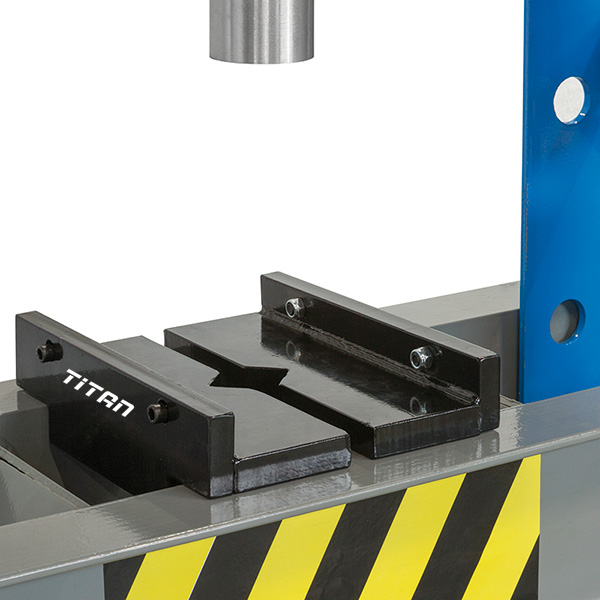 Máy ép thủy lực 30 tấn FERVI P001/30, bơm 2 cấp tốc độ, xylanh động.