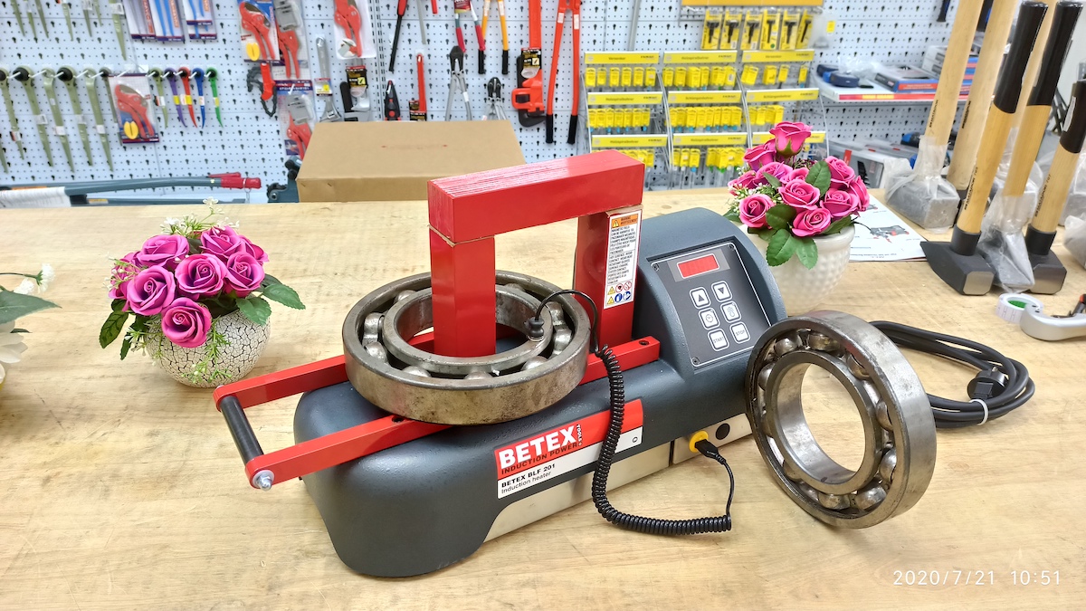 Kiến trúc của máy gia nhiệt bạc đạn BETEX BLF 201 gần giống với RLDi Turbo