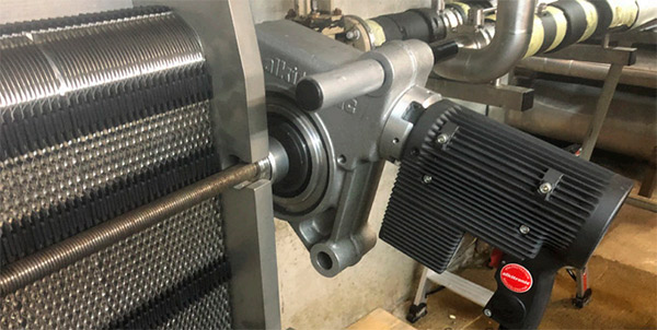 Máy xiết ốc cho bộ tản nhiệt alkitronic EC-R 80, chạy điện