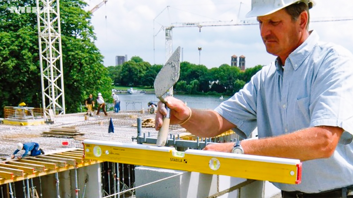 Ứng dụng thước thủy 19819 trong ốp lát gạch trong xây dựng