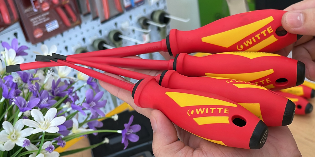 Tua vít dẹt cách điện 1000V WITTE MAXX Slim 53900 size 3.5-6.5mm