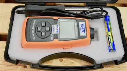 Bộ hoàn chỉnh máy đo độ ẩm vật liệu đựng trong vali. Vogel