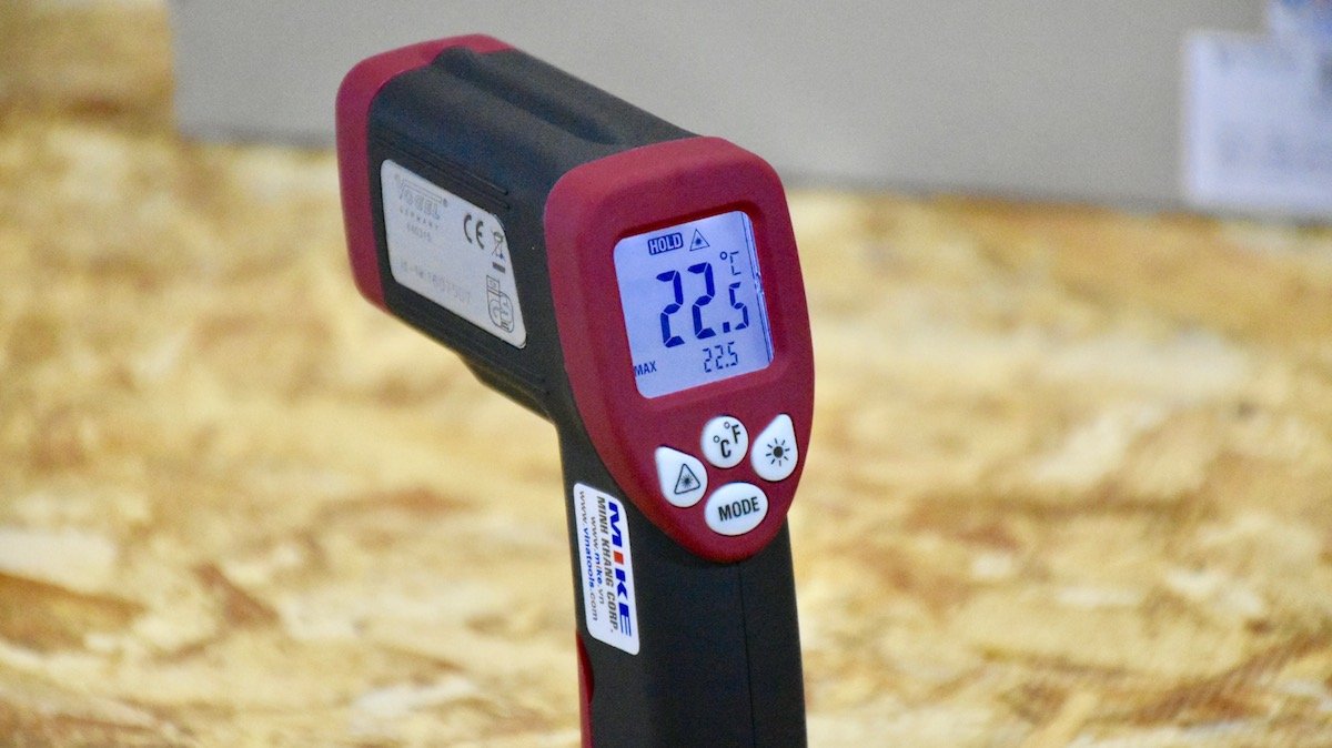 Máy đo nhiệt độ từ xa bằng hồng ngoại -50 - 550 độ C, laser định điểm